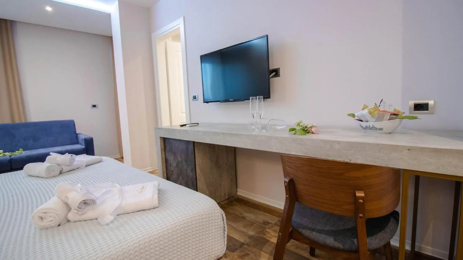 Hotel Blue Marine Shkallnur