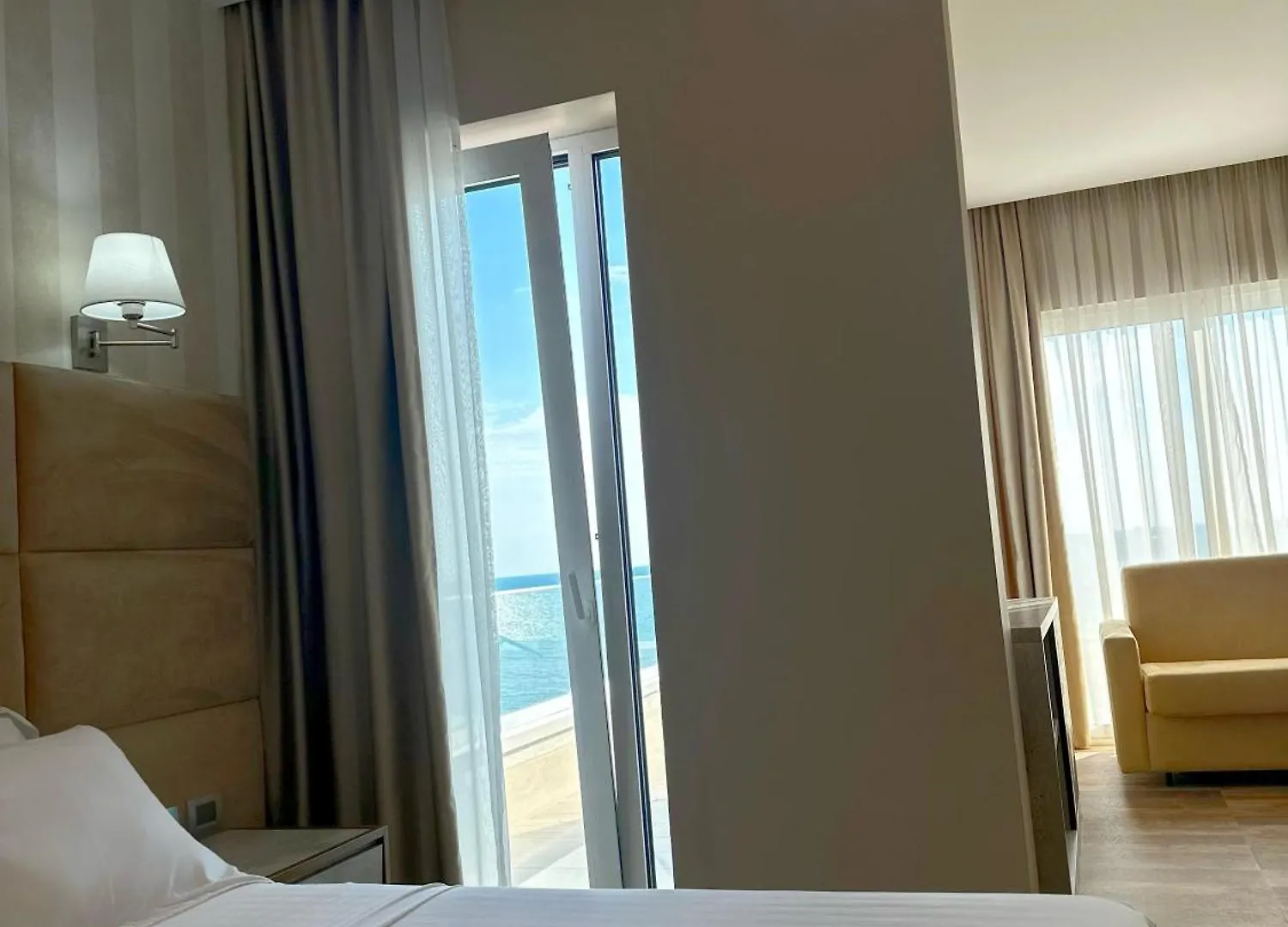 Hotel Blue Marine Shkallnur