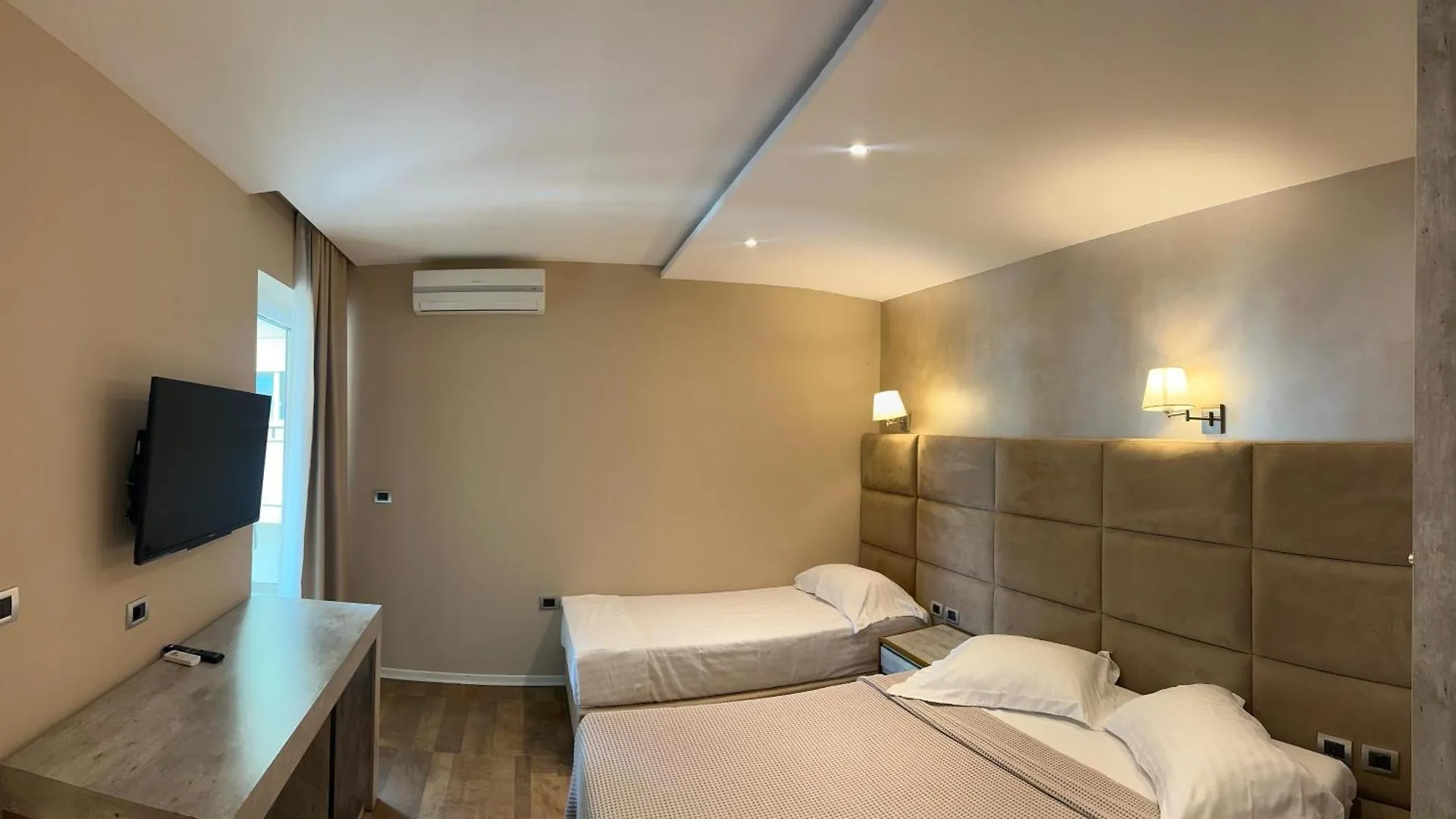 Hotel Blue Marine Shkallnur